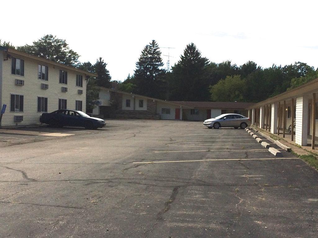 Rapids Inn & Suites Wisconsin Rapids Exterior foto